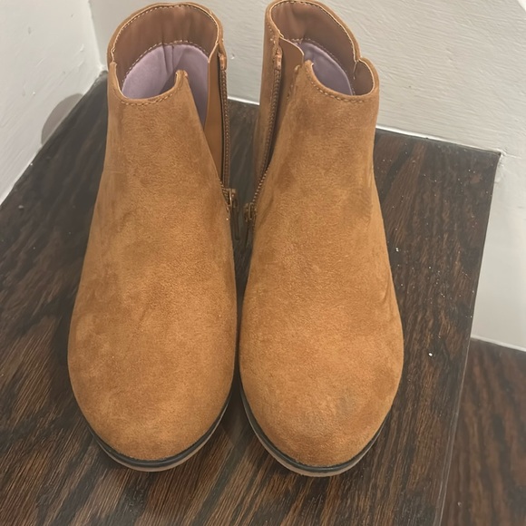 New girls booties - Picture 2 of 7